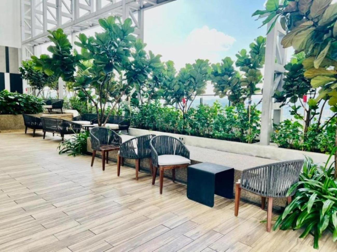 The Luxe Colony Klcc By Sky Pool Apartment Kuala Lumpur Bagian luar foto