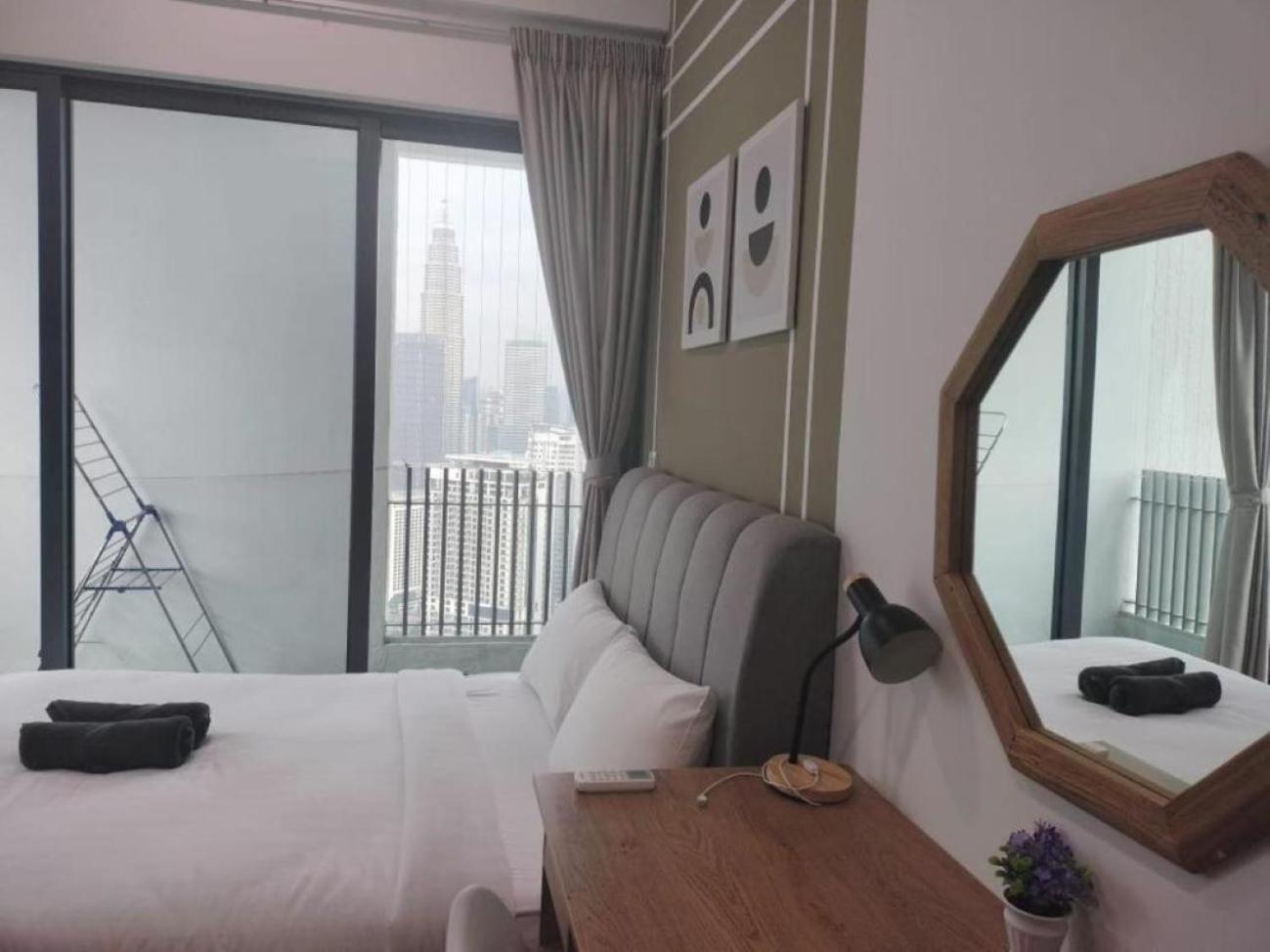 The Luxe Colony Klcc By Sky Pool Apartment Kuala Lumpur Bagian luar foto