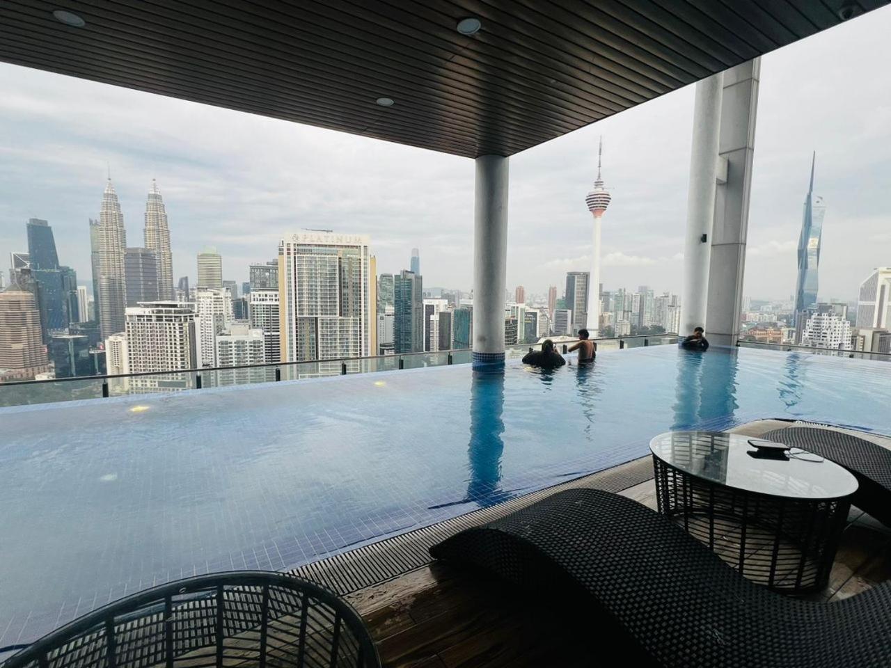 The Luxe Colony Klcc By Sky Pool Apartment Kuala Lumpur Bagian luar foto