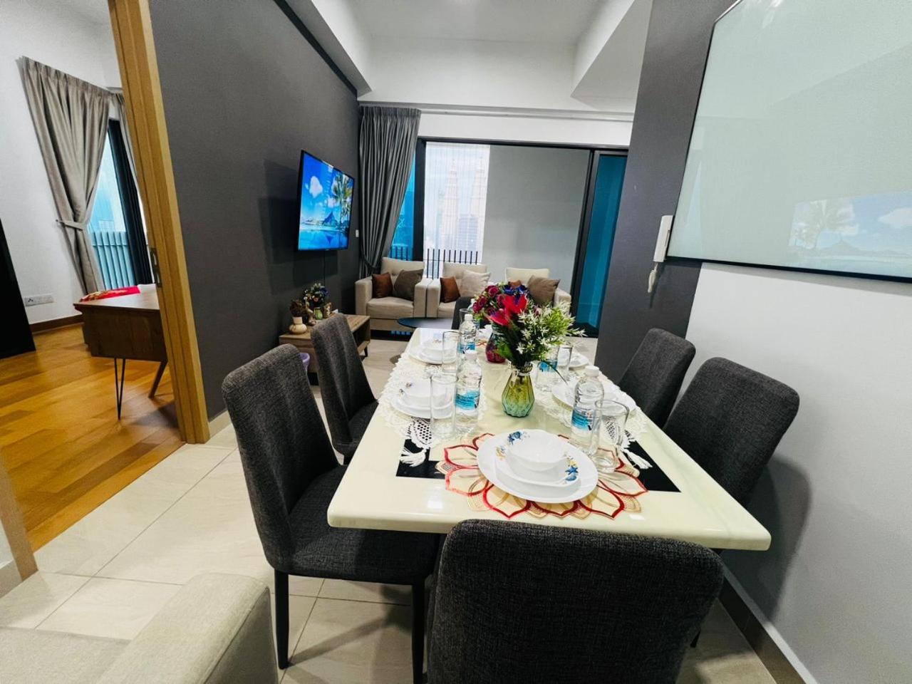 The Luxe Colony Klcc By Sky Pool Apartment Kuala Lumpur Bagian luar foto