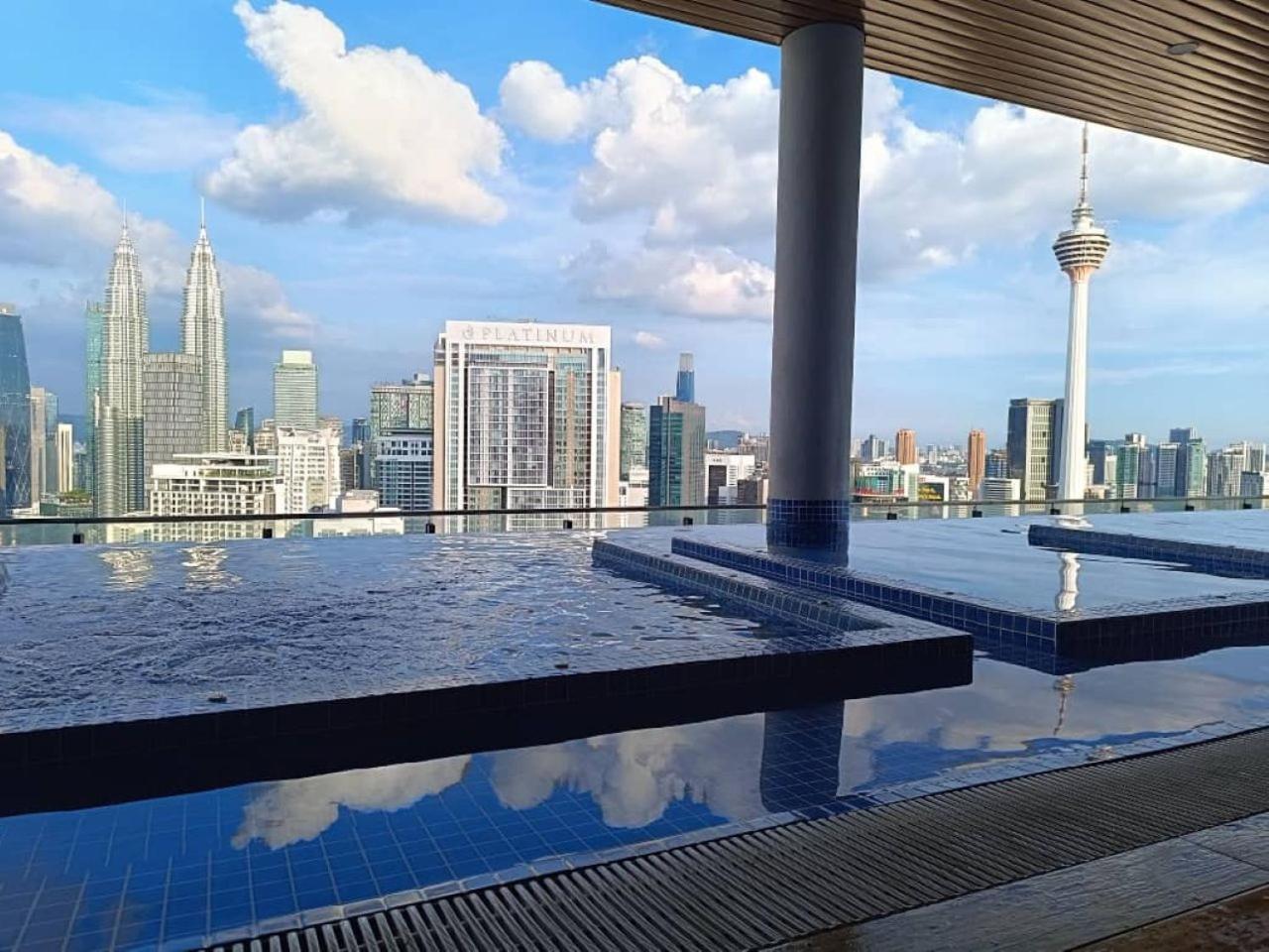 The Luxe Colony Klcc By Sky Pool Apartment Kuala Lumpur Bagian luar foto